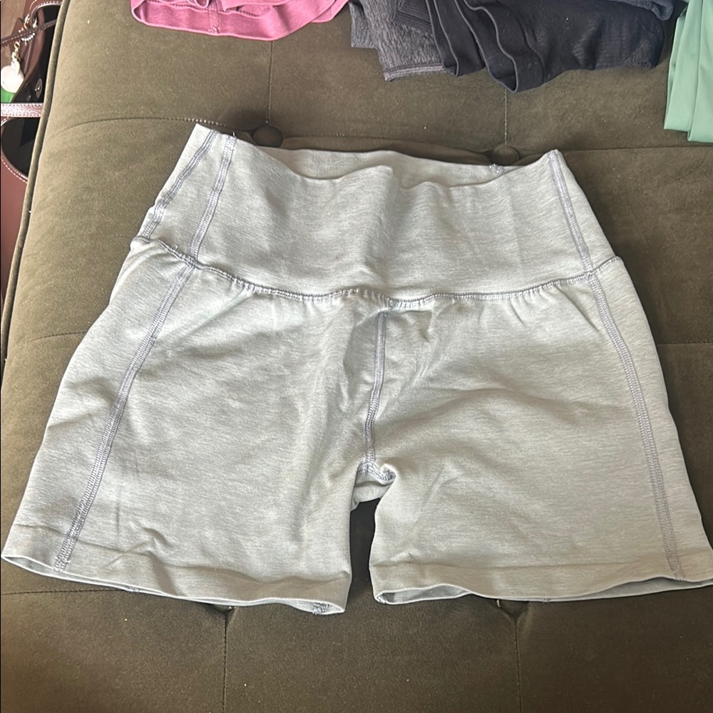 Alphalete Amplify Short. M. Good condition. Grey